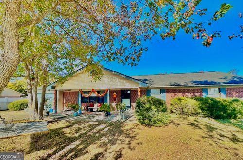 131 Fawn Ln, Blackshear, GA, 31516-2452 | Card Image