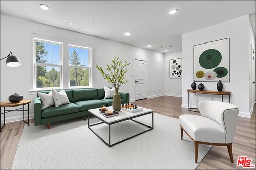 513 Heritage Valley Pkwy, Fillmore, CA, 93015-2090 | Card Image