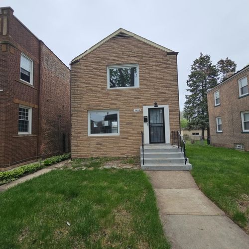 2608 E 92nd St, CHICAGO, IL, 60617-4143 | Card Image