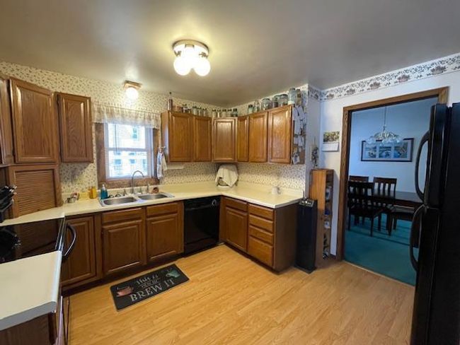 U shaped kitchen is spacious | Image 16