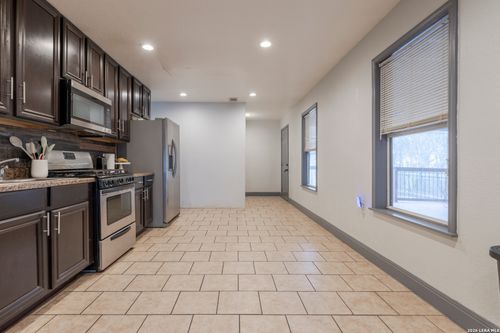 867 Price Ave, San Antonio, TX, 78211-3457 | Card Image