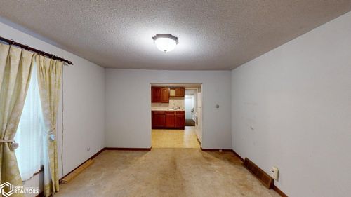 904 6th St Sw, Mason City, IA, 50401-4950 | Card Image