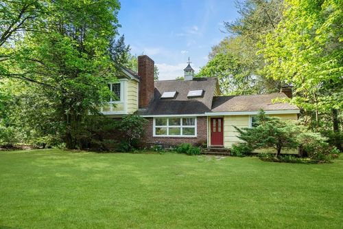 35 Bemis St, Weston, MA, 02493-1701 | Card Image