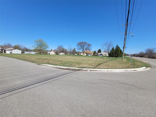 00 Little Mack Dr, Clinton Township, MI, 48036 | Card Image