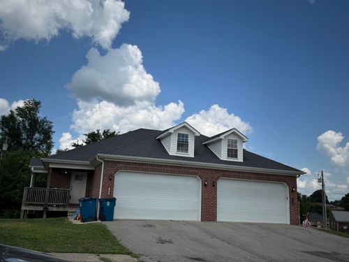 111 Fox Run Trl, Danville, KY, 40422-2486 | Card Image