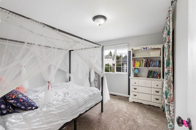 Upstairs 3rd bedroom | Image 18