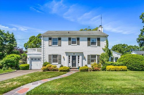 110 Knollwood Rd, Rockville Centre, NY, 11570-2715 | Card Image