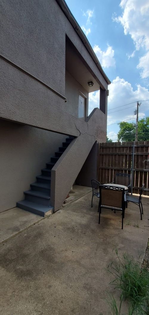 apt-9-4040 Brown St, Dallas, TX, 75219-3326 | Card Image