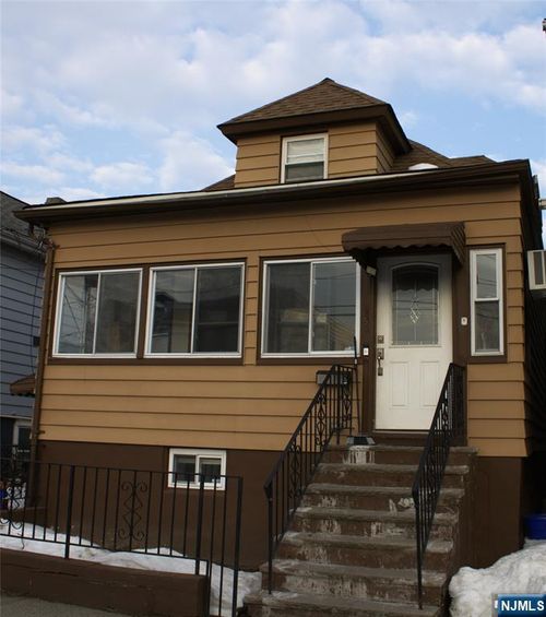 25 Heckel St, Belleville, NJ, 07109-1028 | Card Image