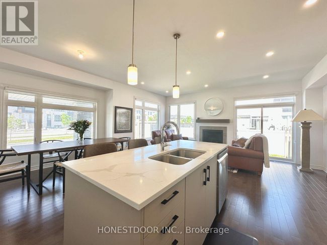 665 Cordelette Cir, Townhouse with 3 bedrooms, 3 bathrooms and 4 parking in Orleans ON | Image 9
