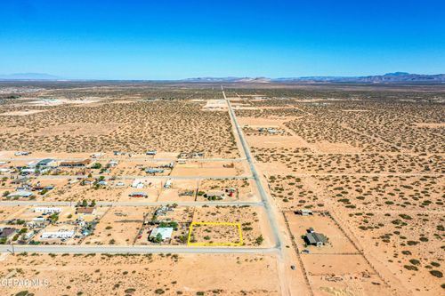 15643 Attrill St, El Paso, TX, 79928-9083 | Card Image