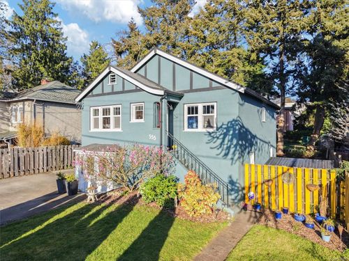 555 Lampson St, Esquimalt, BC, V9A5Z8 | Card Image