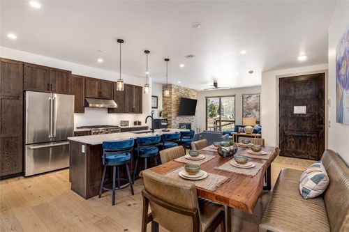 c2-557 Center Cir, SILVERTHORNE, CO, 80498-5353 | Card Image