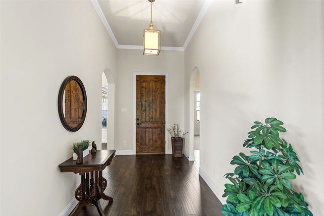 Beautiful entry way to greet you inside as well! | Image 5