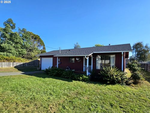 1121 Ransom Ave, Brookings, OR, 97415-9705 | Card Image