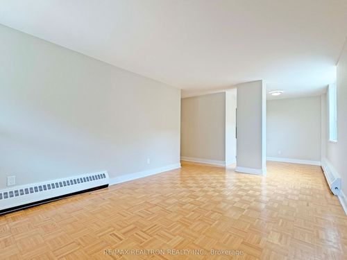 404-490 Eglinton Ave E, Toronto, ON, M4P1M4 | Card Image