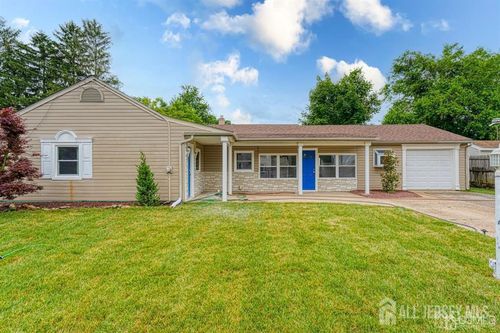 3 Pillar Dr, South Amboy, NJ, 08879-1926 | Card Image