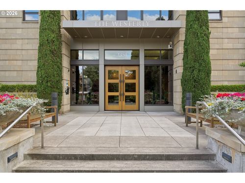 601-2351 Nw Westover Rd, Portland, OR, 97210-3782 | Card Image