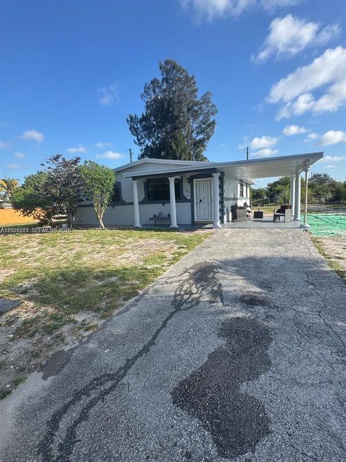 2801 Nw 183rd St, Miami Gardens, FL, 33056-3548 | Card Image