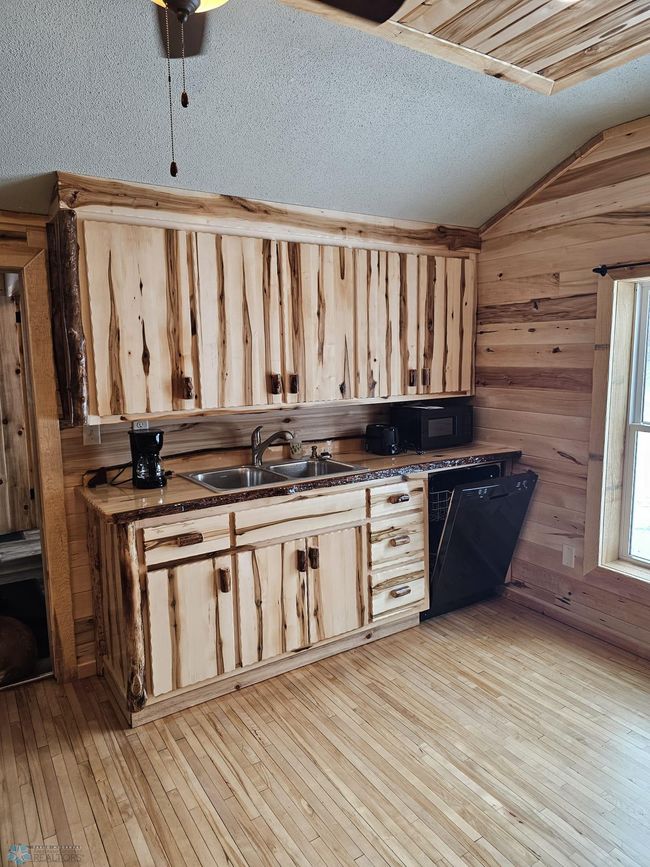 Kitchen view | Image 10