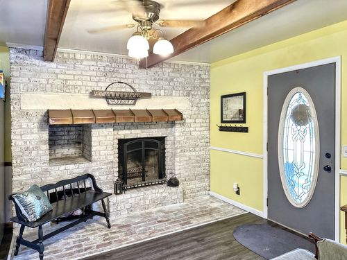 614 Thomas St, Gilman, IL, 60938-1632 | Card Image