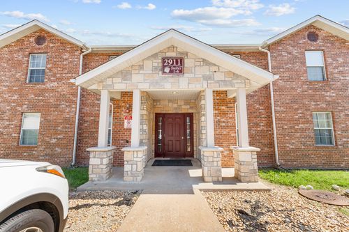 apt-6-4-2911 Vineyards Pkwy, Branson, MO, 65616-4410 | Card Image