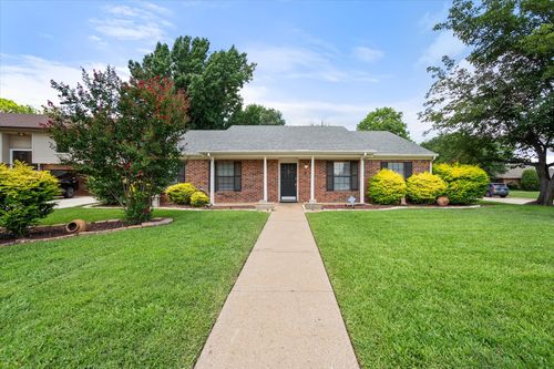 6 Brook Creek Ct, Trophy Club, TX, 76262-5437 | Card Image
