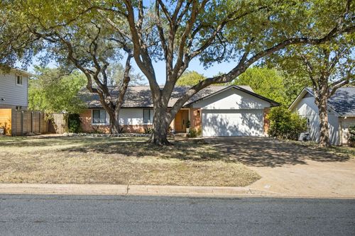 6810 Shadywood Dr, Austin, TX, 78745-5634 | Card Image