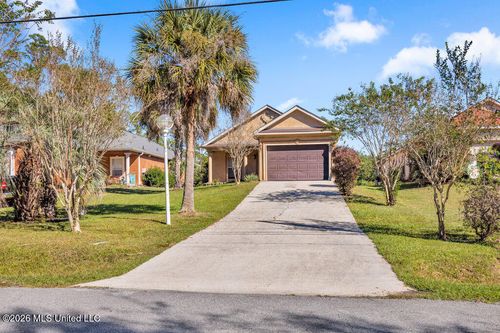 6720 Tunica Rd, Biloxi, MS, 39532-5151 | Card Image