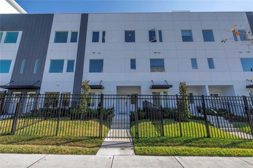 556 Dr Martin Luther King Jr St S, ST PETERSBURG, FL, 33701-4515 | Card Image