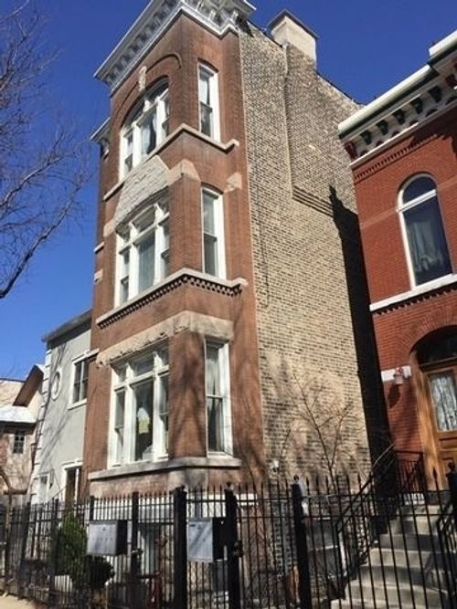 2r-1634 W Huron Street, Chicago, IL, 60622 | Card Image