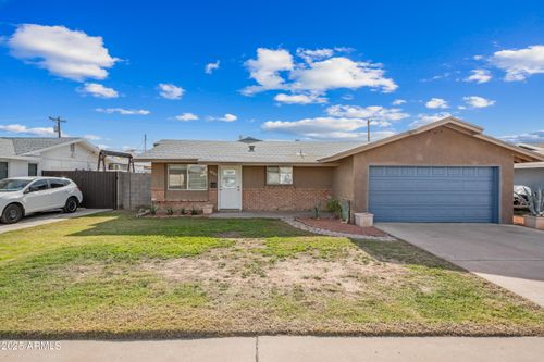 3823 W Lawrence Rd, Phoenix, AZ, 85019-1129 | Card Image