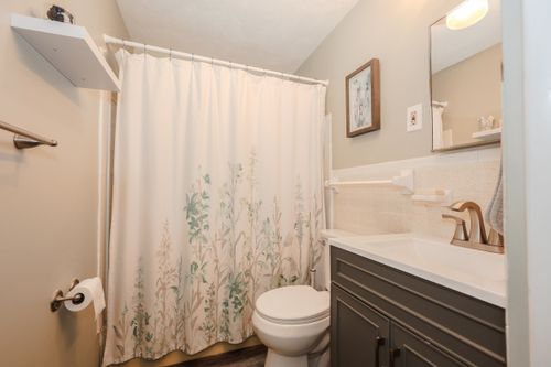 apt-30-35 Andrew St, Manchester, NH, 03104-2417 | Card Image