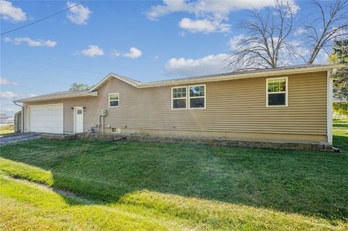401 Brush Ave, Urbana, IA, 52345-9003 | Card Image