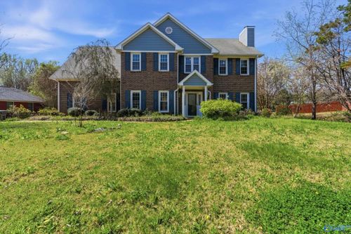 106 Golden Oak Dr Nw, Huntsville, AL, 35806-1082 | Card Image