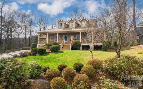 82 Red Mulberry Dr, Zirconia, NC, 28790-8991 | Card Image