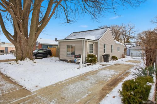 5829 Princess St, Taylor, MI, 48180-1023 | Card Image