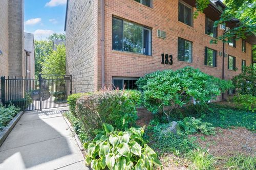 apt-104-183 Loomis Dr, West Hartford, CT, 06107-2052 | Card Image