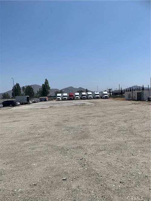 16157 Valley Blvd, Fontana, CA, 92335 | Card Image
