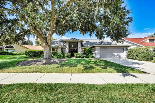 802 Centerwood Dr, TARPON SPRINGS, FL, 34688-7225 | Card Image