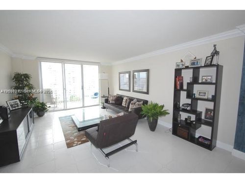 1014e-2851 Ne 183 St, Aventura, FL, 33160 | Card Image