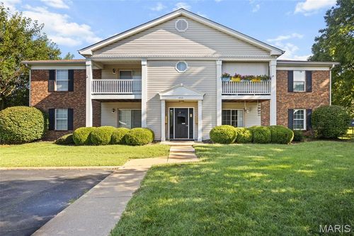 c-4233 Heritage Woods Dr, Saint Louis, MO, 63129-6711 | Card Image