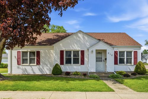 212 Clara Ave, Manchester, IA, 52057-1308 | Card Image