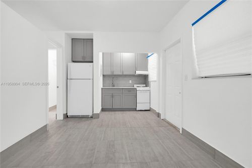 apt-3-13390 Ne 6th Ave, North Miami, FL, 33161-4055 | Card Image