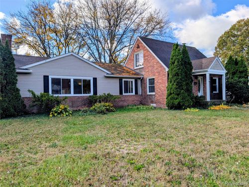 31973 Brown St, Garden City, MI, 48135-1418 | Card Image