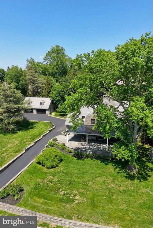 8919 Crefeld St, PHILADELPHIA, PA, 19118-3605 | Card Image