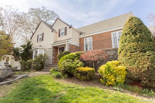 215-15 86th Ave, Queens Village, NY, 11427-1421 | Card Image