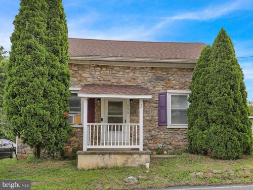 896 Pleasant Hill Rd, FLEETWOOD, PA, 19522-8321 | Card Image