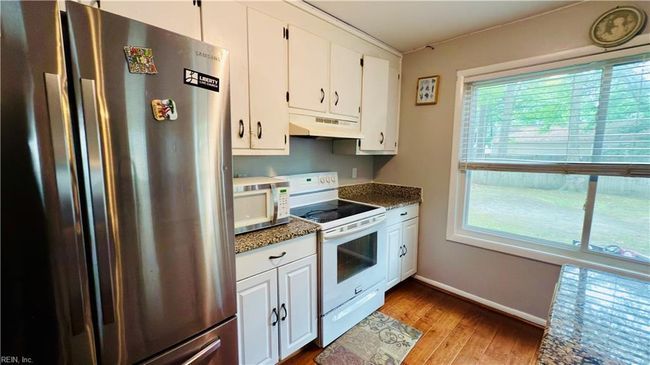 Kitchen | Image 10