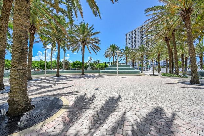 APT-1211 - 1 N Ocean Blvd, Condo with 2 bedrooms, 2 bathrooms and null parking in Pompano Beach FL | Image 5